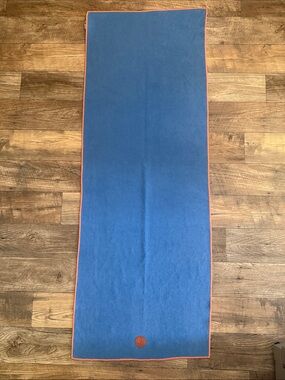 Skidless by Yogitoes